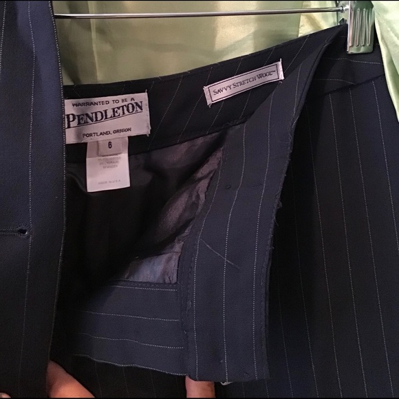 Pendleton navy blue suit with green pin stripes - Picture 5 of 6